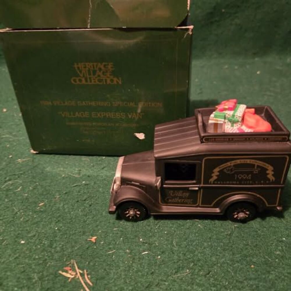 Heritage Village Collection 1994 Village Van Express (GAR-1)